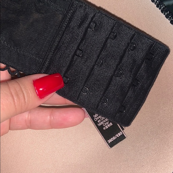 Victoria Secret Push Up Bra - Picture 5 of 5